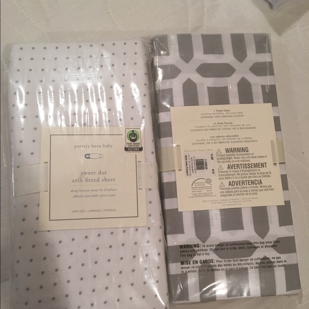Pottery barn baby crib sheet